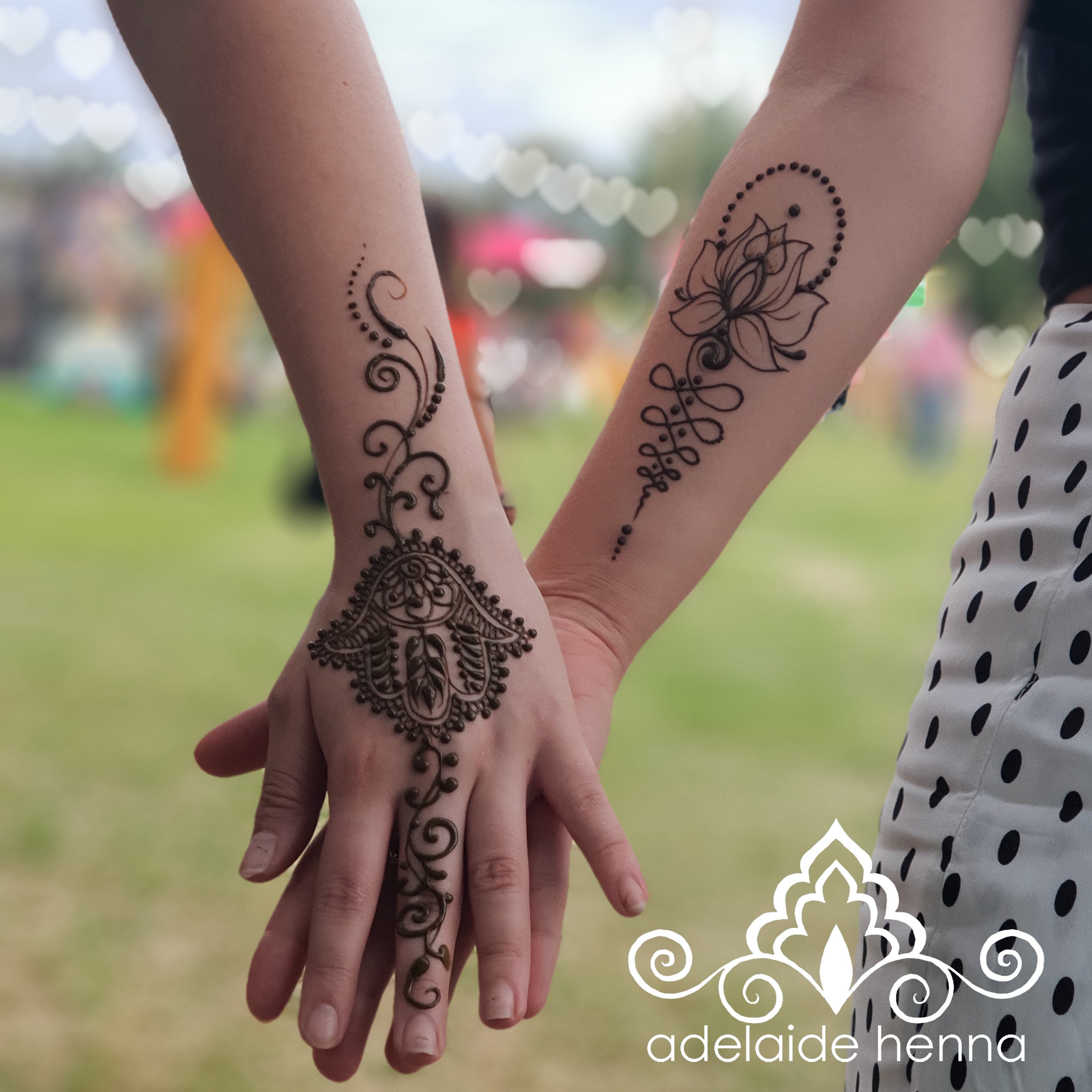 Premium Photo | Henna tattoo on bride's hand malay wedding preparation henna  party